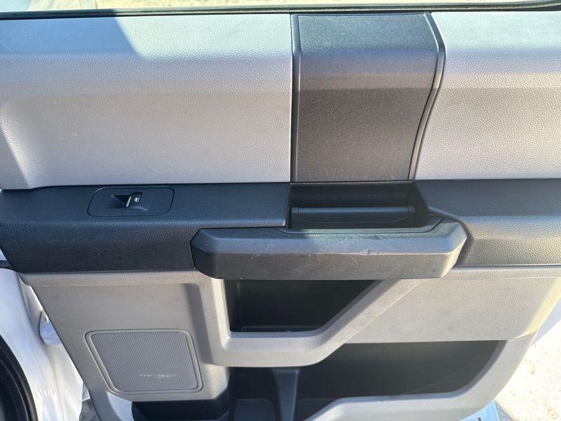 Ford F-150 4WD SuperCrew 157" Lariat w/HD Payload Pkg 2015