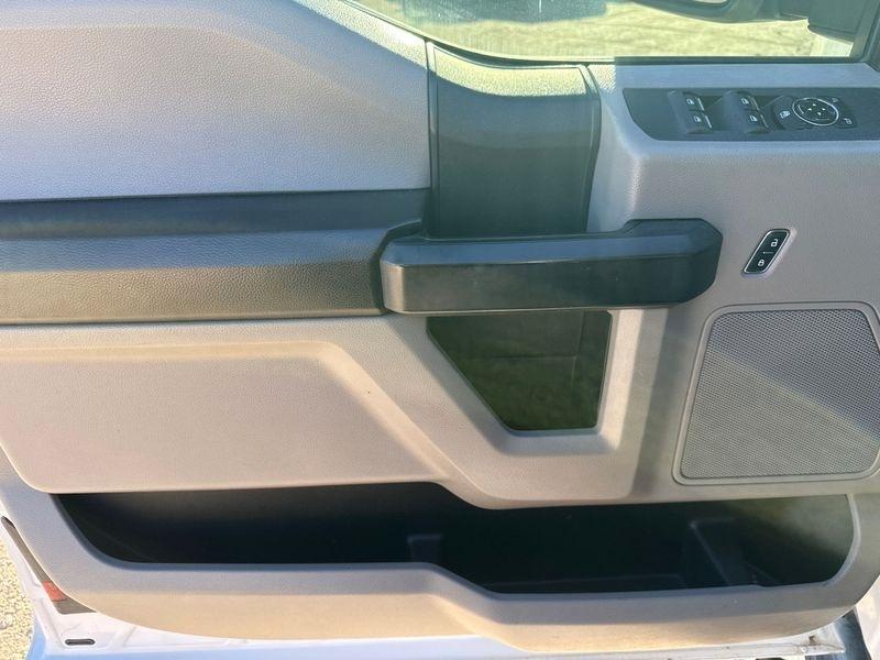Ford Super Duty F-350 SRW Lariat 4WD SuperCab 168" WB 60" CA 2017