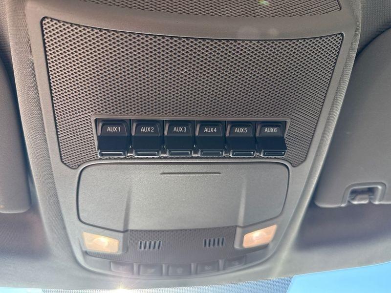 Ford Super Duty F-350 SRW Lariat 4WD SuperCab 168" WB 60" CA 2017
