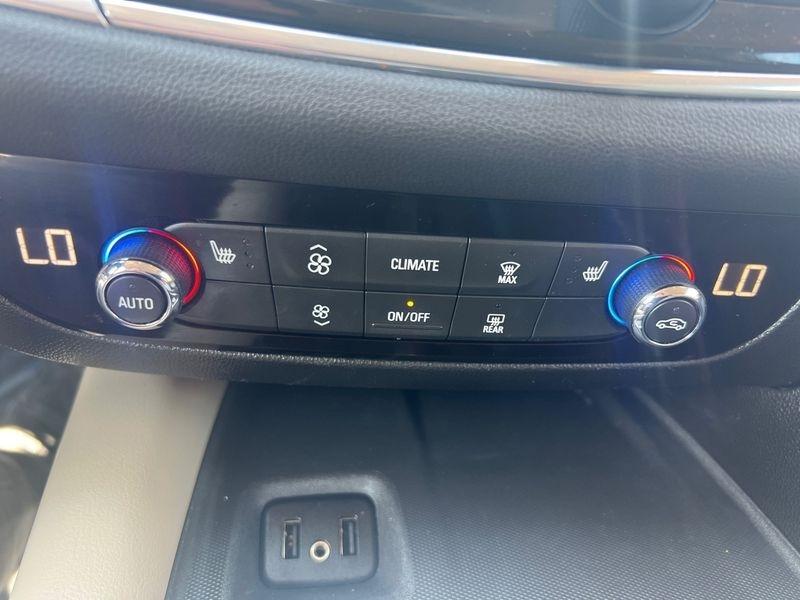 Buick Enclave AWD 4dr Essence 2018