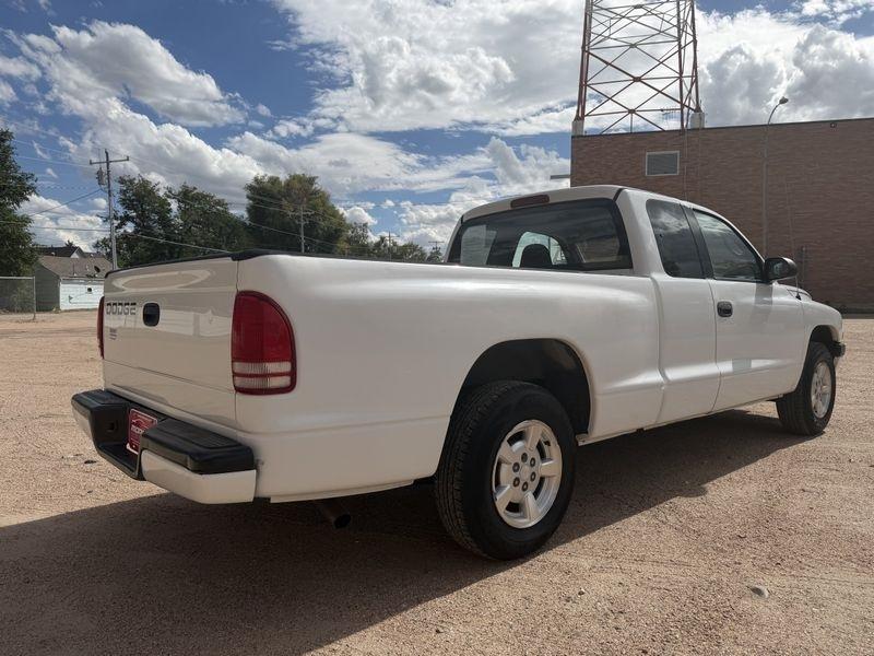 Dodge Dakota Club Cab 131" WB Sport 2001