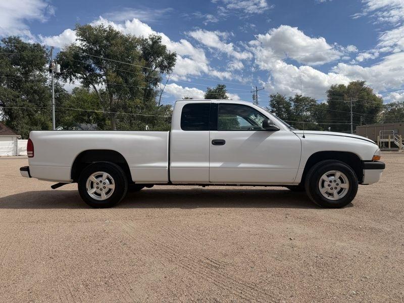 Dodge Dakota Club Cab 131" WB Sport 2001