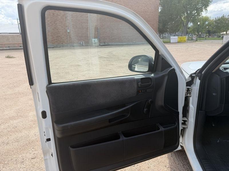 Dodge Dakota Club Cab 131" WB Sport 2001