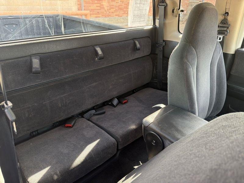 Dodge Dakota Club Cab 131" WB Sport 2001