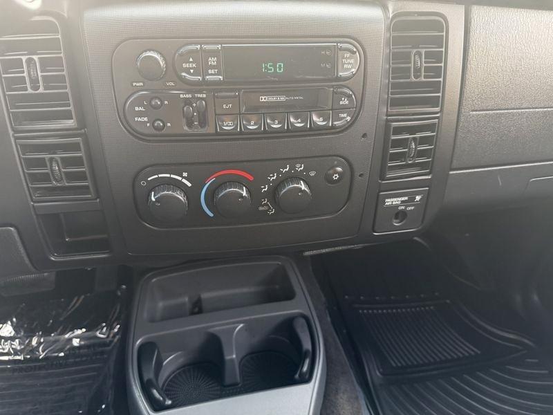 Dodge Dakota Club Cab 131" WB Sport 2001