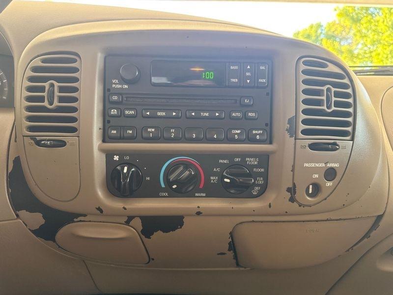 Ford F-150 Supercab 139" King Ranch 2002