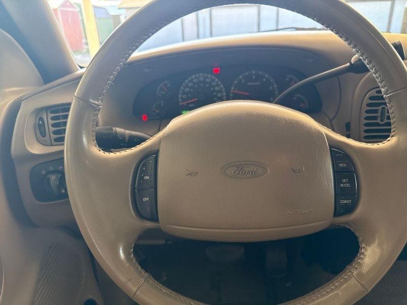 Ford F-150 Supercab 139" King Ranch 2002