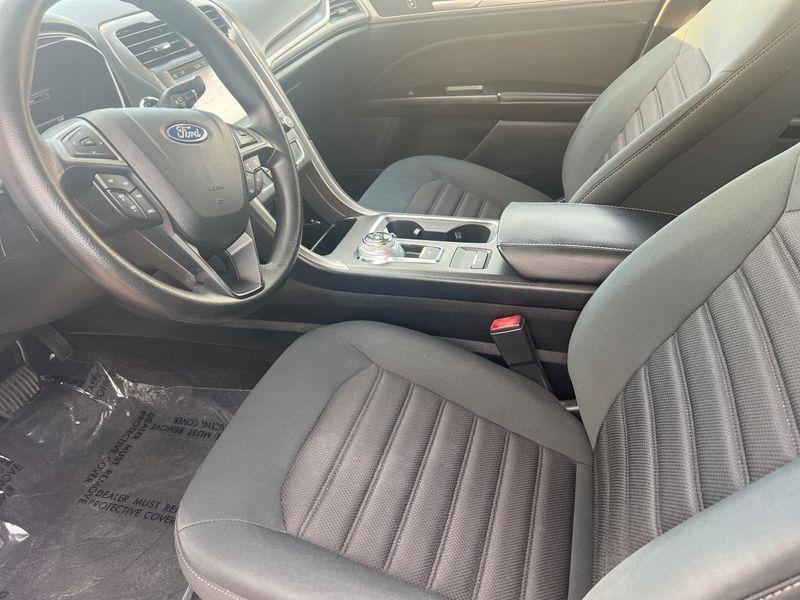 Ford Fusion SE FWD 2019