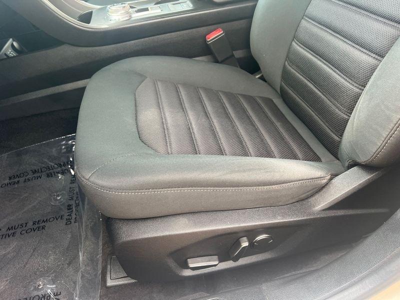 Ford Fusion SE FWD 2019