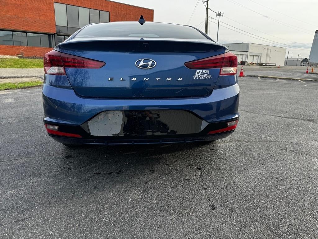 Hyundai Elantra  2019