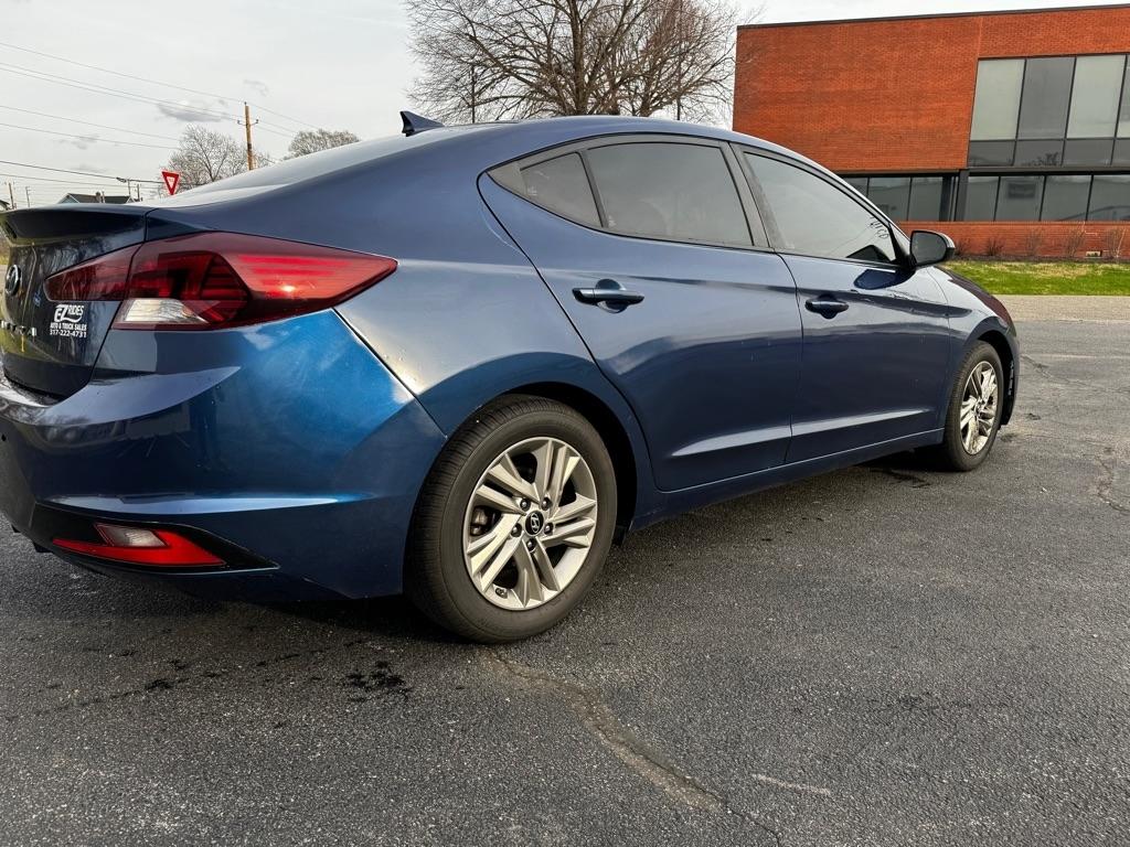 Hyundai Elantra  2019