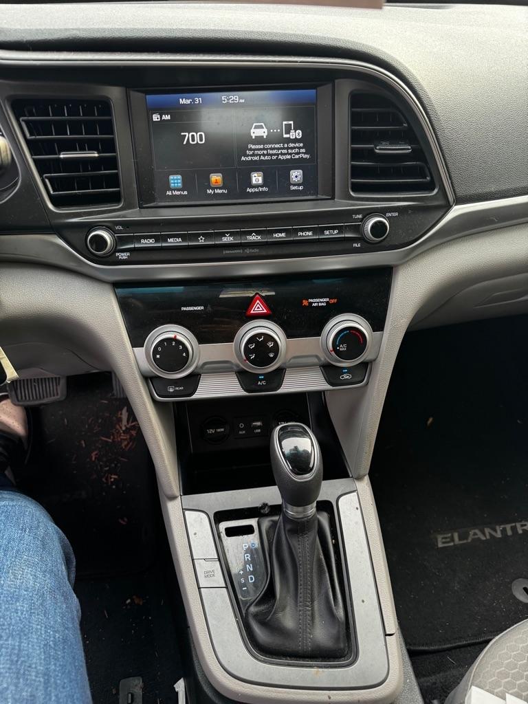 Hyundai Elantra  2019