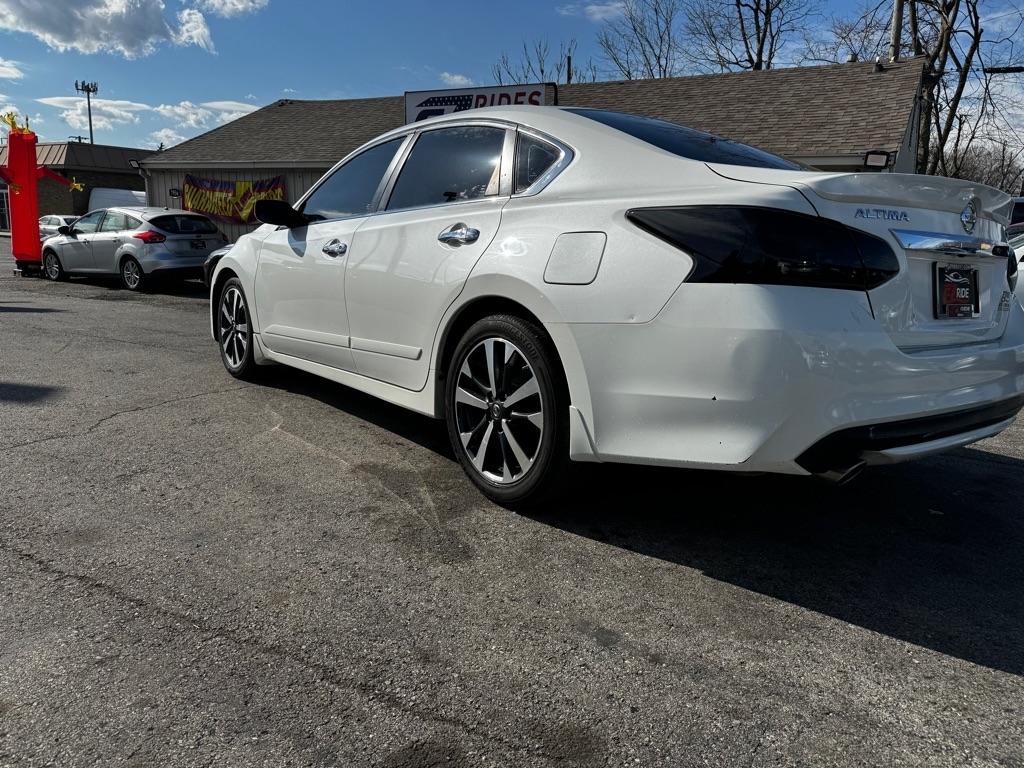 Nissan Altima  2017
