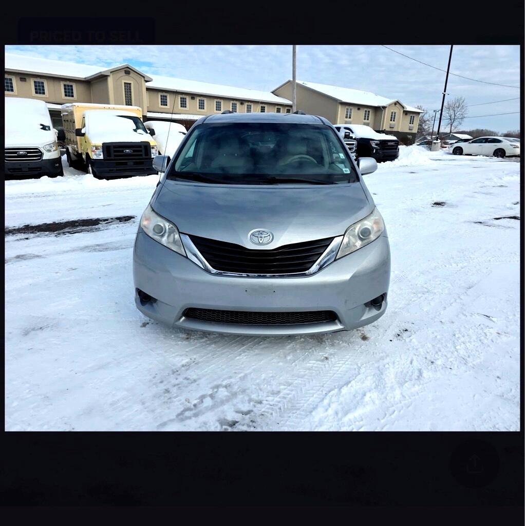Toyota Sienna  2013