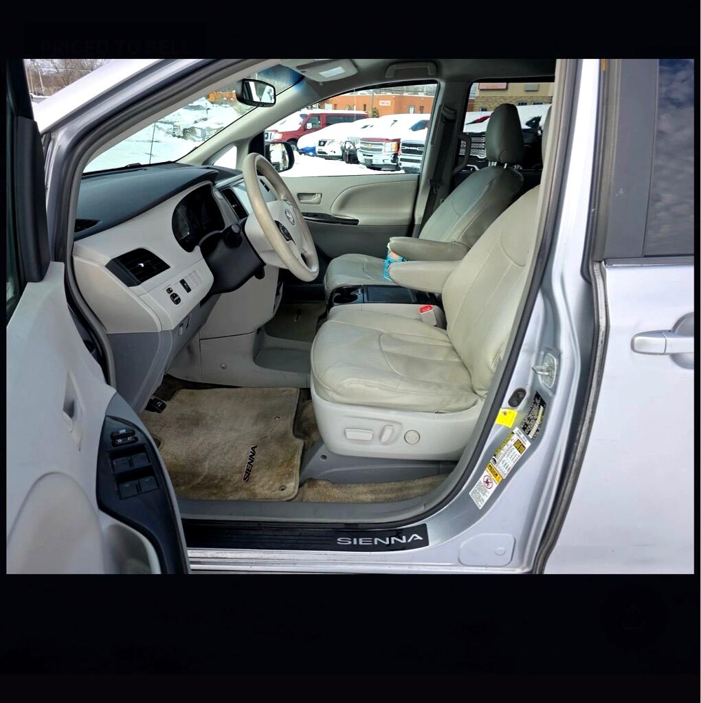 Toyota Sienna  2013