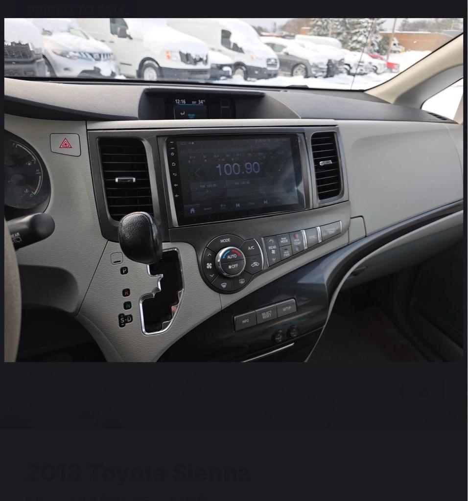 Toyota Sienna  2013
