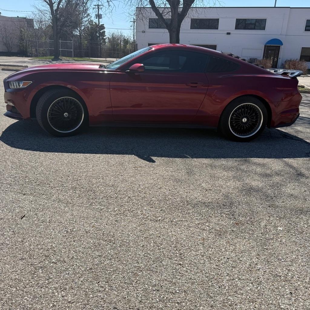 Ford Mustang EcoBoost Coupe 2017
