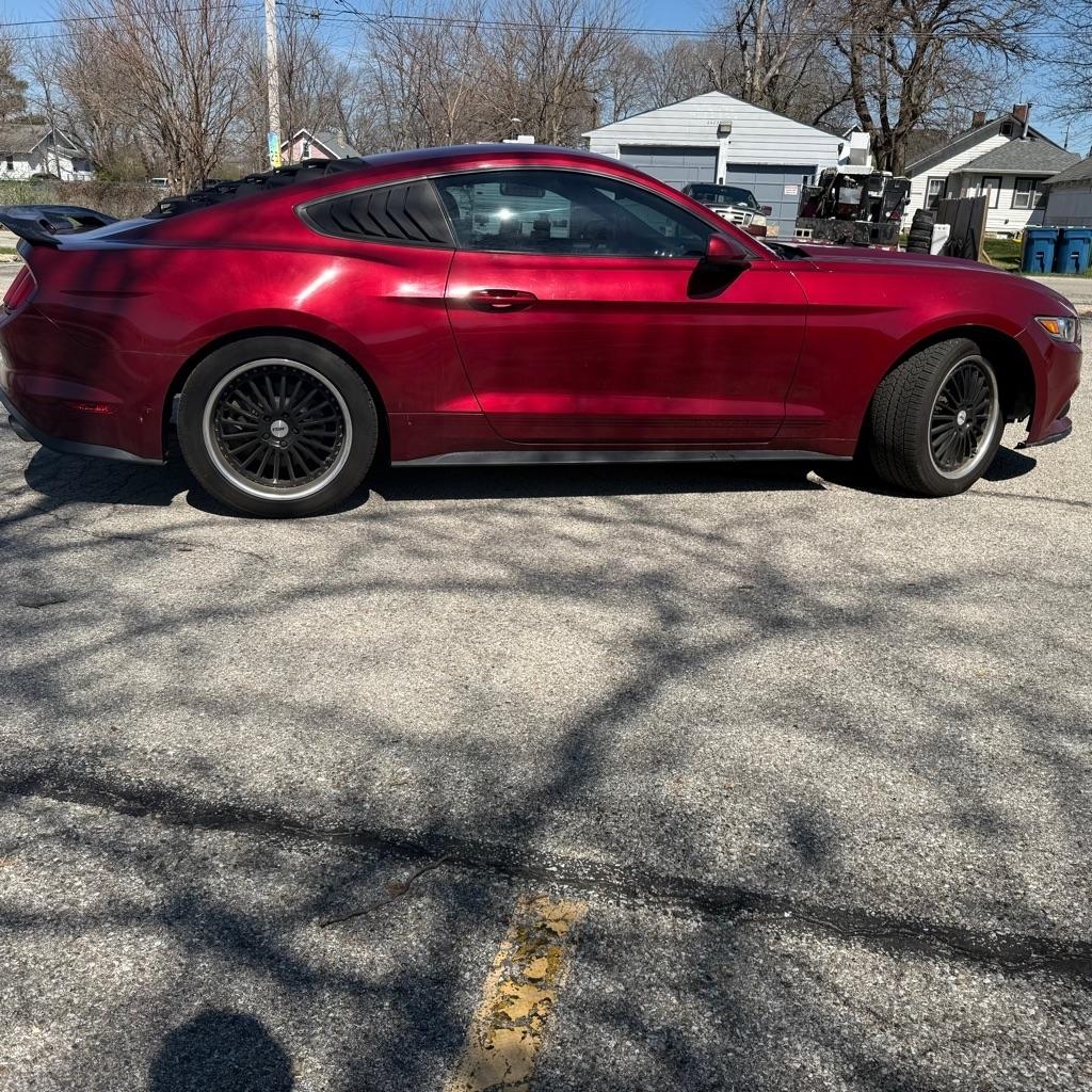 Ford Mustang EcoBoost Coupe 2017