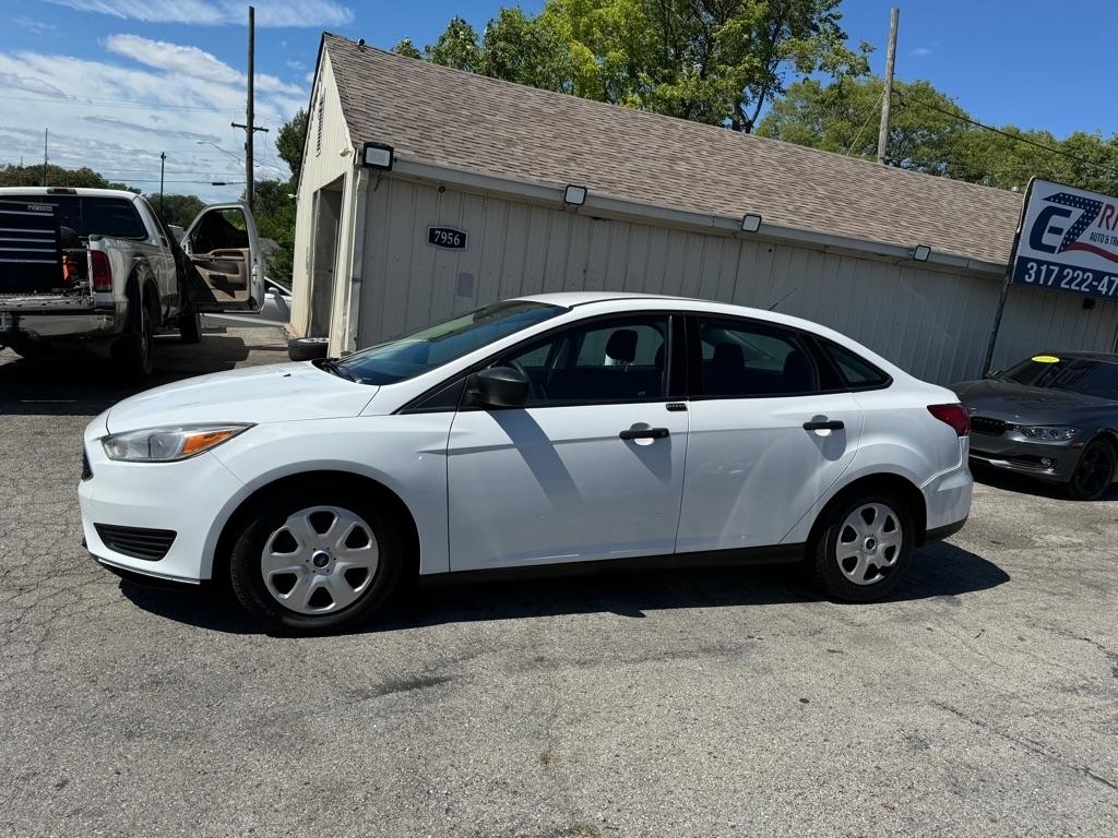 Ford Focus S Sedan 2017
