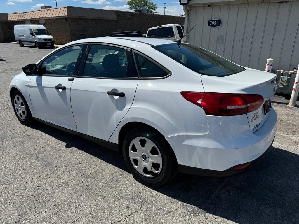 Ford Focus S Sedan 2017