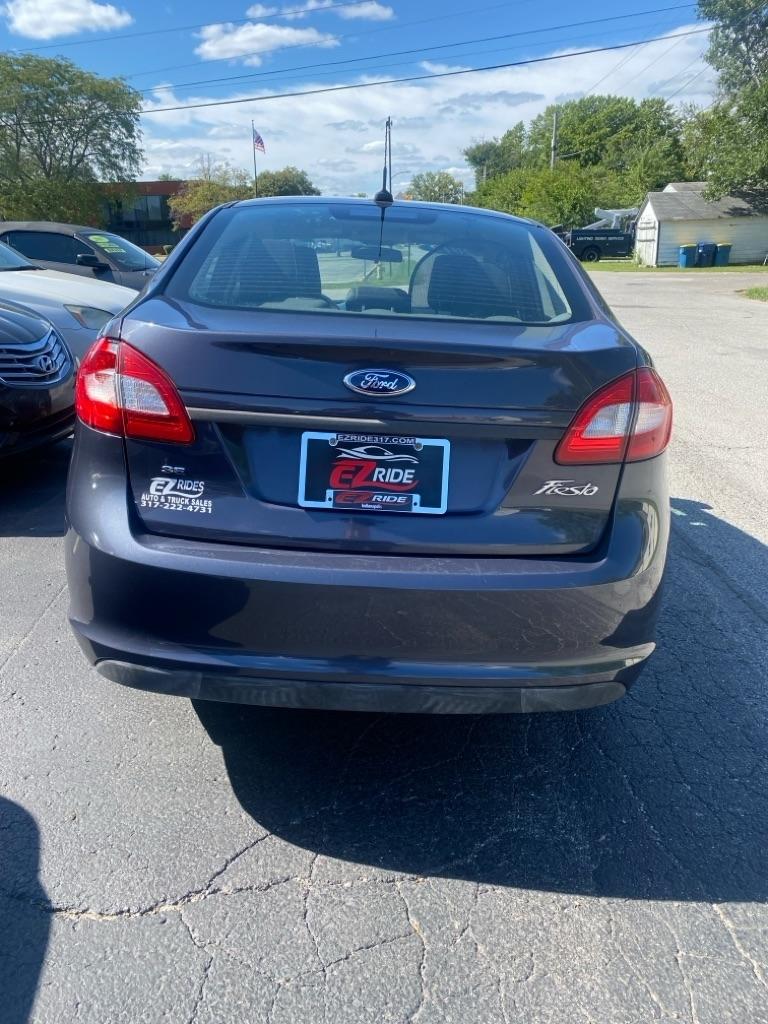 Ford Fiesta SE Sedan 2012