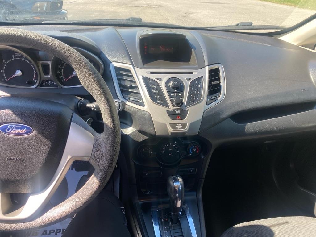 Ford Fiesta SE Sedan 2012