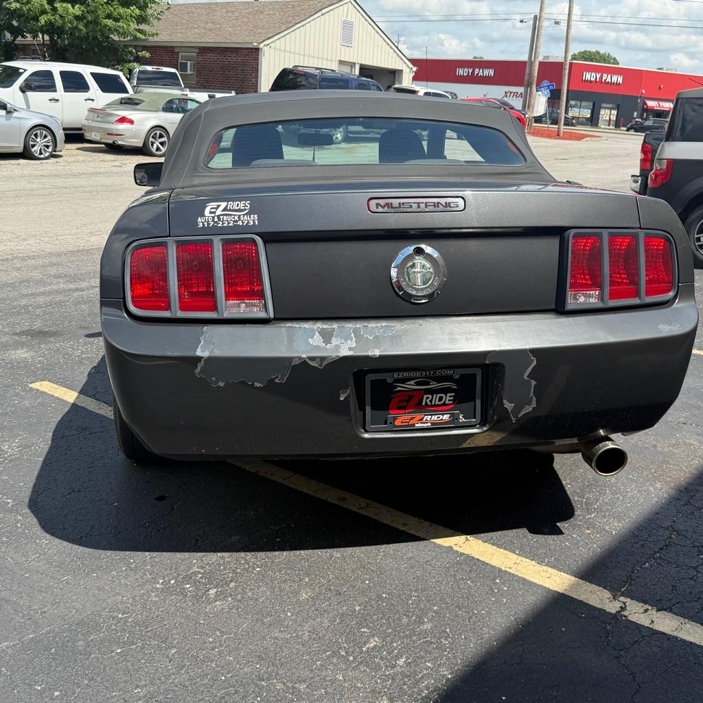 Ford Mustang V6 Deluxe Convertible 2007