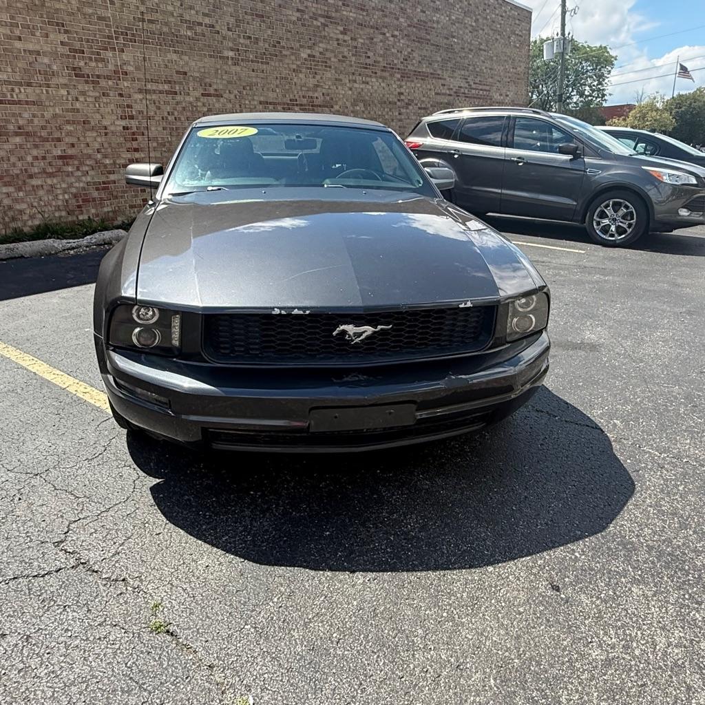 Ford Mustang V6 Deluxe Convertible 2007