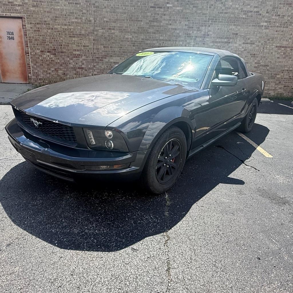 Ford Mustang V6 Deluxe Convertible 2007