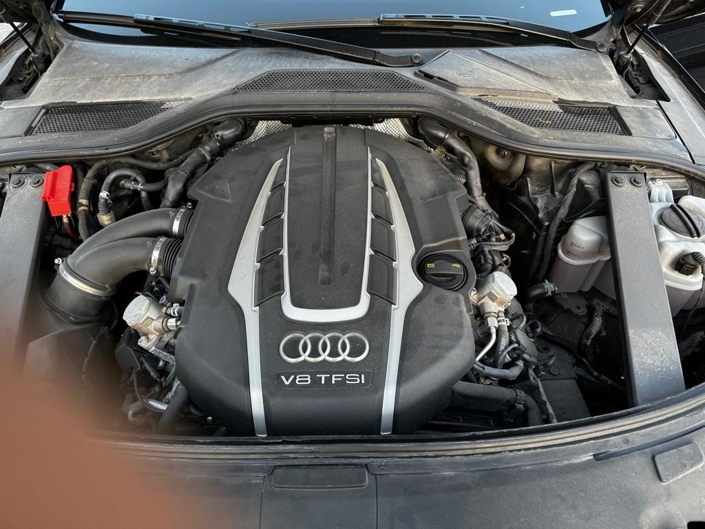 Audi A8 L 4.0T quattro 2015