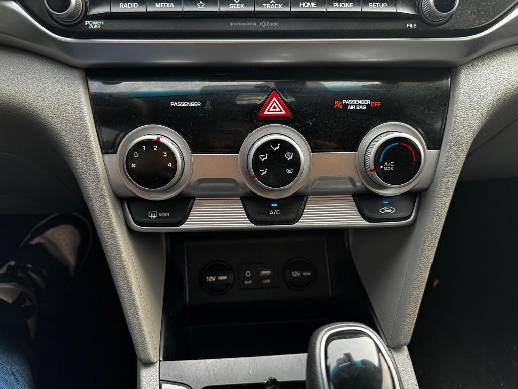 Hyundai Elantra Limited 2019