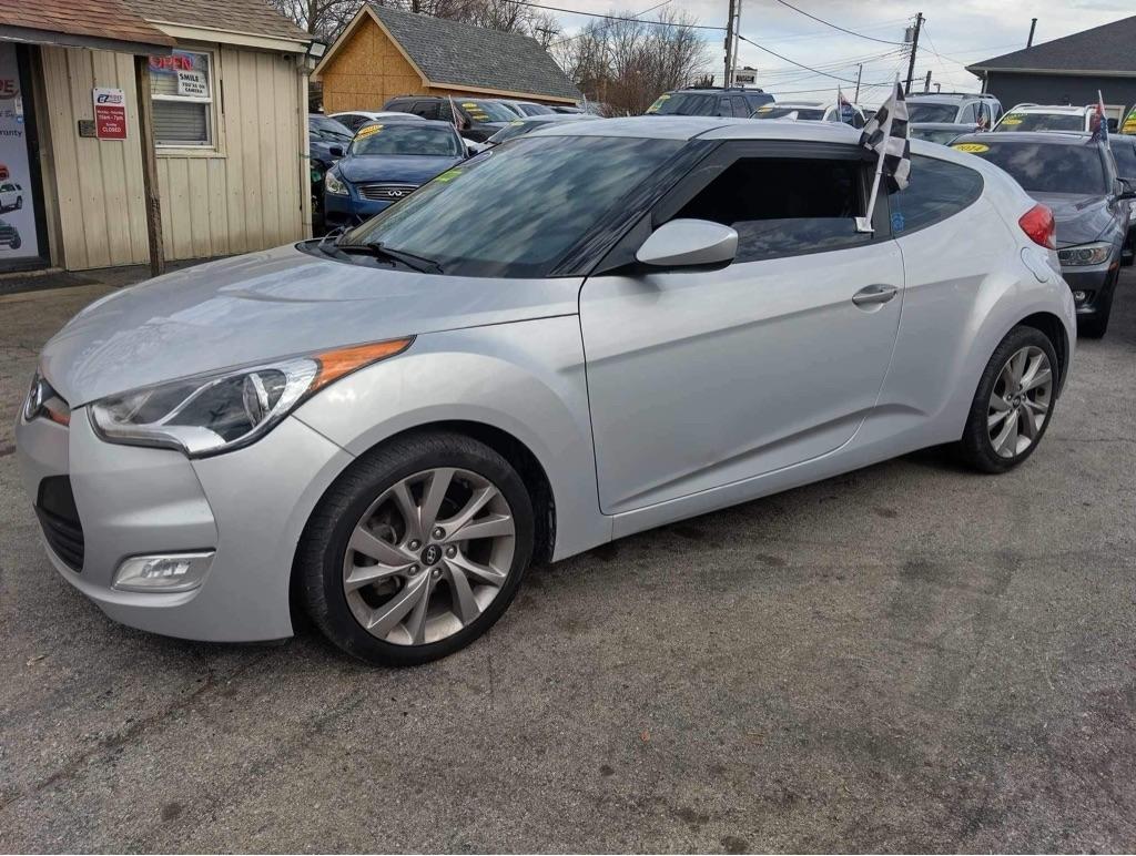 Hyundai Veloster Base 6MT 2017