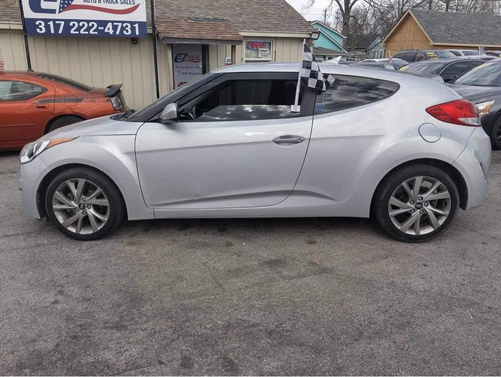 Hyundai Veloster Base 6MT 2017