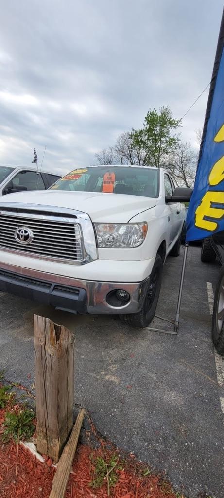 Toyota Tundra Tundra-Grade Double Cab 4.6L 4WD 2010