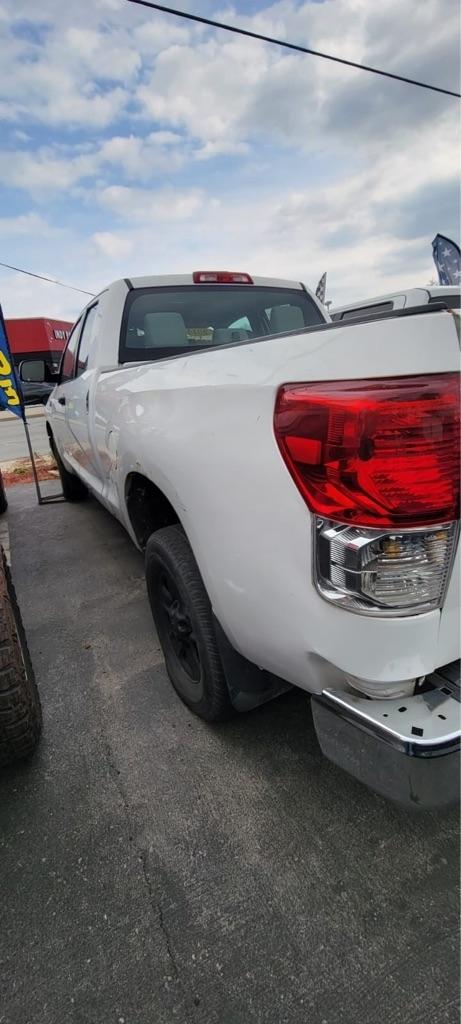 Toyota Tundra Tundra-Grade Double Cab 4.6L 4WD 2010