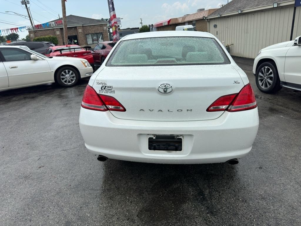 Toyota Avalon XL 2006