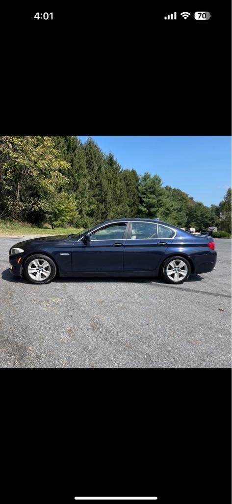BMW 5-Series 528i 2012