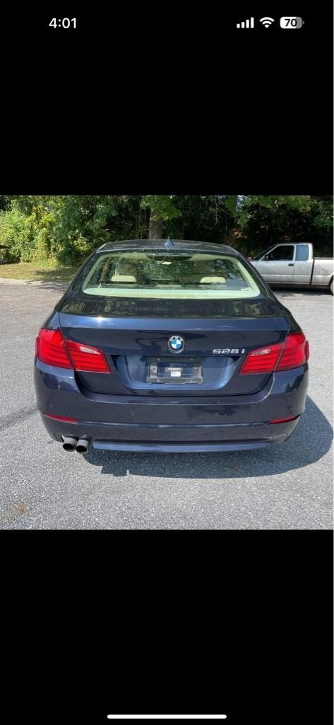 BMW 5-Series 528i 2012