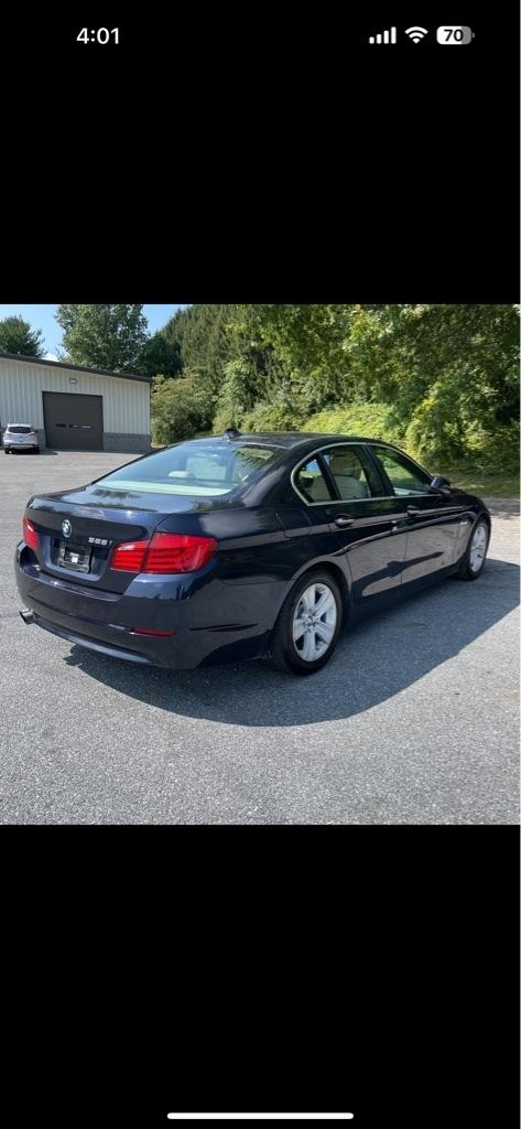 BMW 5-Series 528i 2012