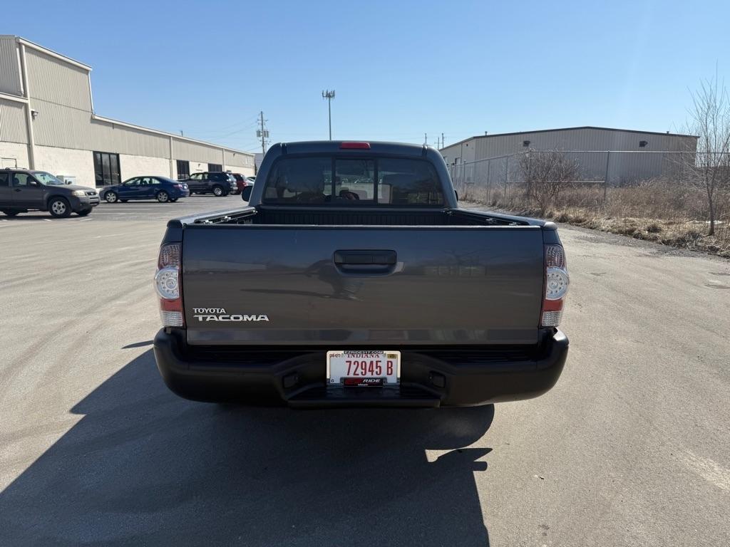 Toyota Tacoma Regular Cab Auto 2WD 2010