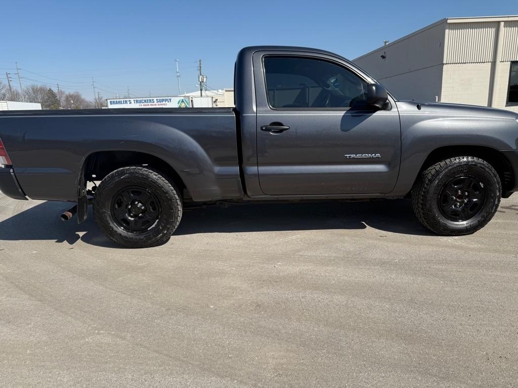 Toyota Tacoma Regular Cab Auto 2WD 2010