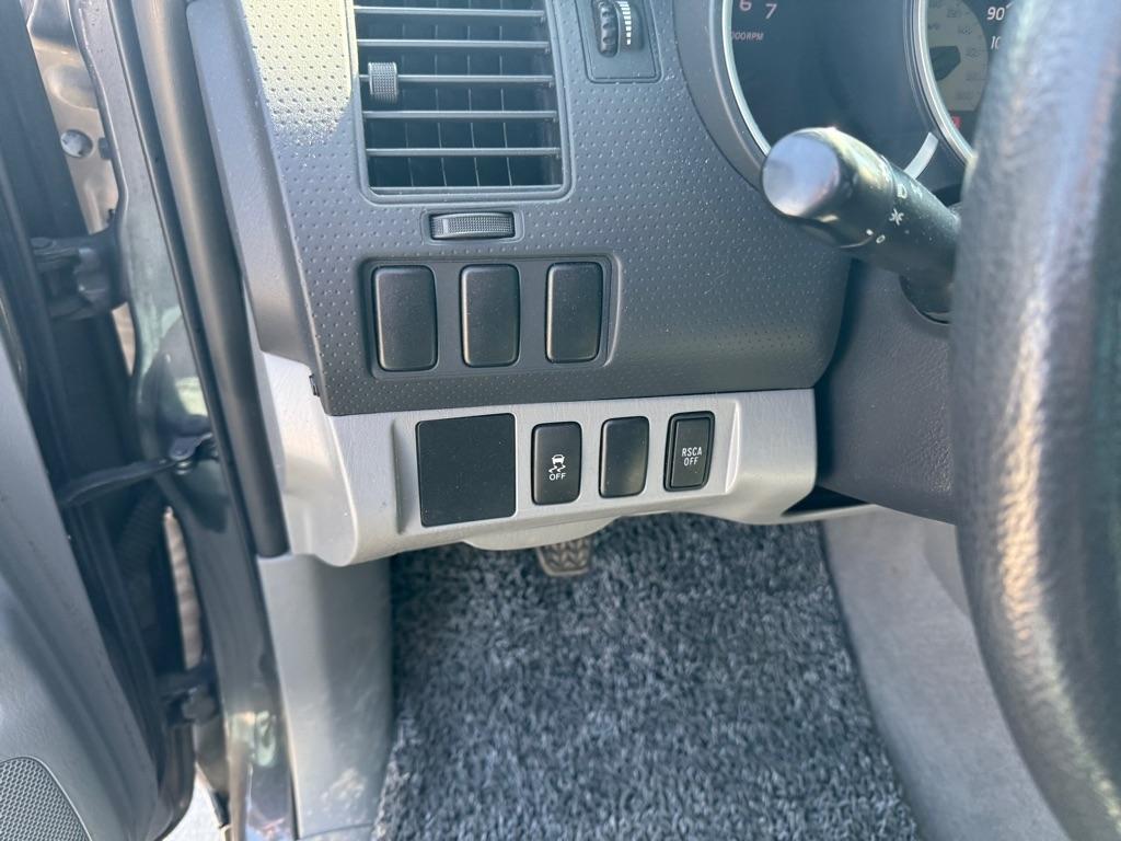 Toyota Tacoma Regular Cab Auto 2WD 2010