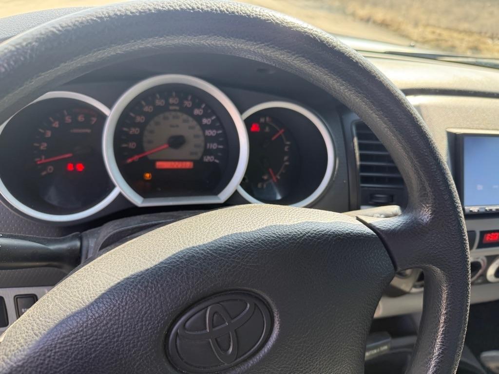 Toyota Tacoma Regular Cab Auto 2WD 2010