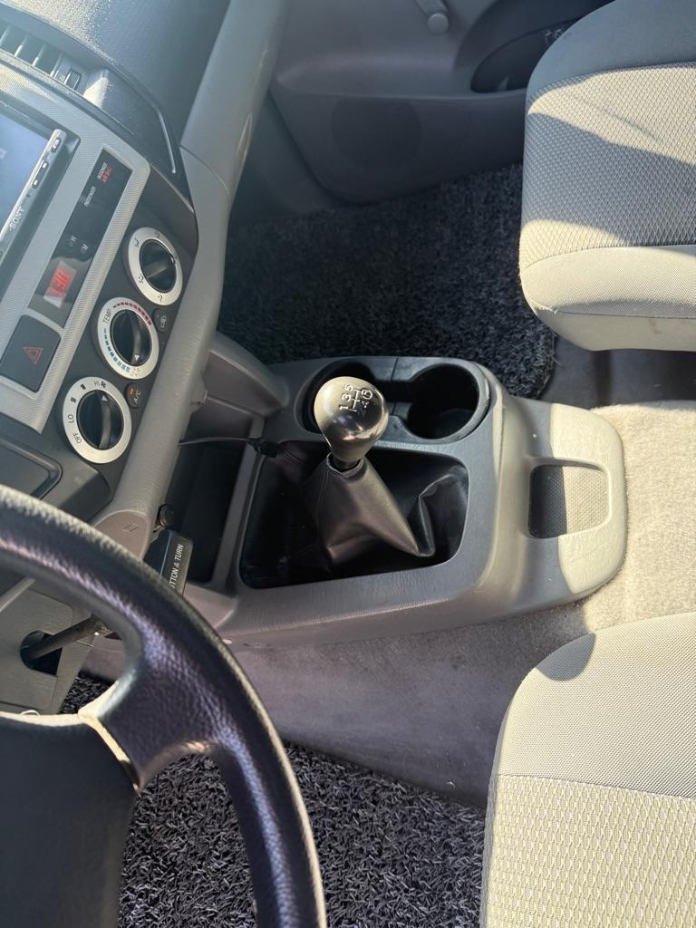 Toyota Tacoma Regular Cab Auto 2WD 2010