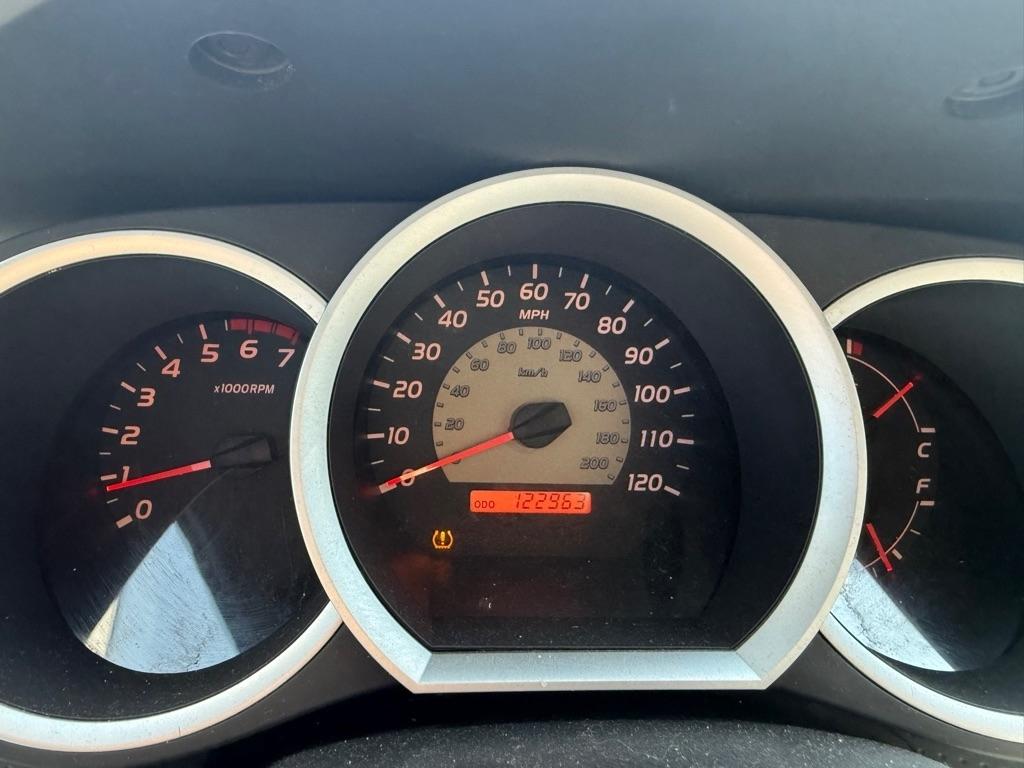 Toyota Tacoma Regular Cab Auto 2WD 2010