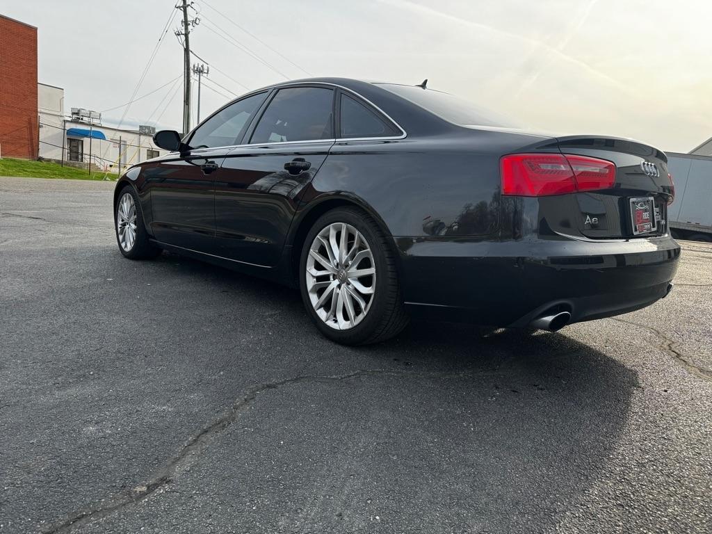 Audi A6 2.0T Premium Sedan FrontTrak Multitronic 2012