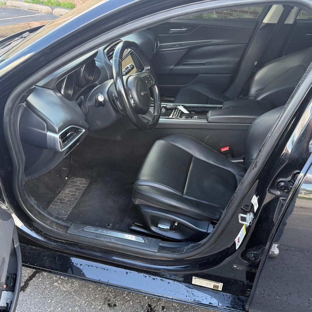 Jaguar XE 25t 2019