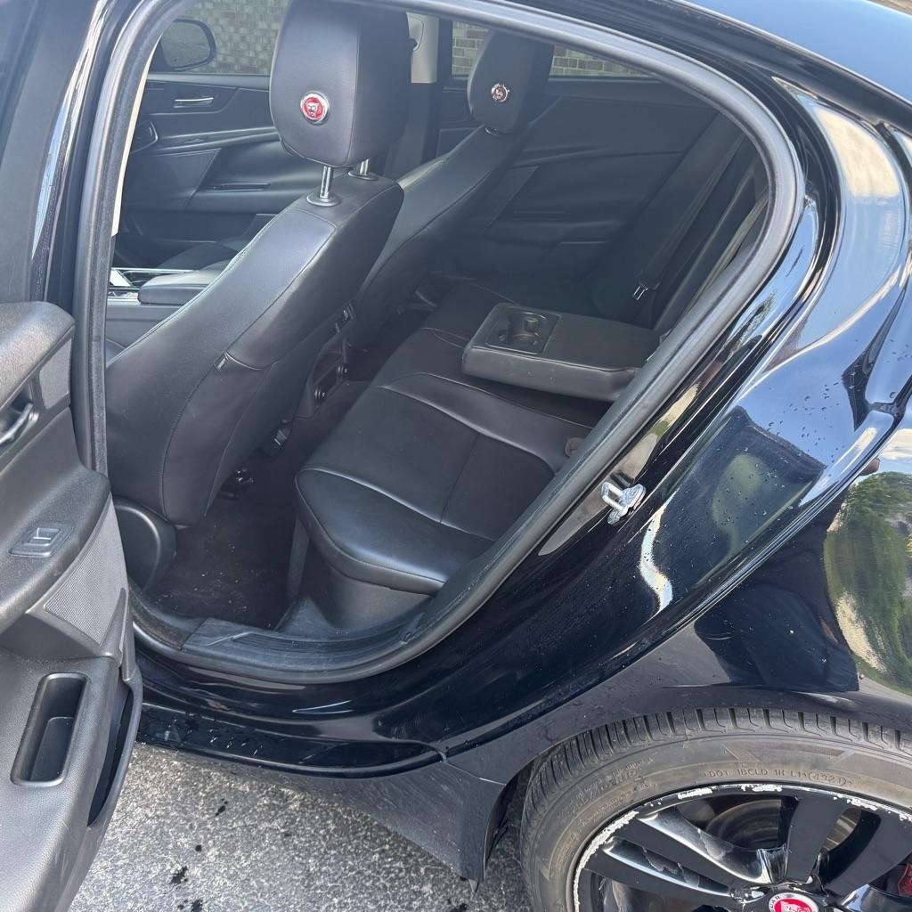 Jaguar XE 25t 2019