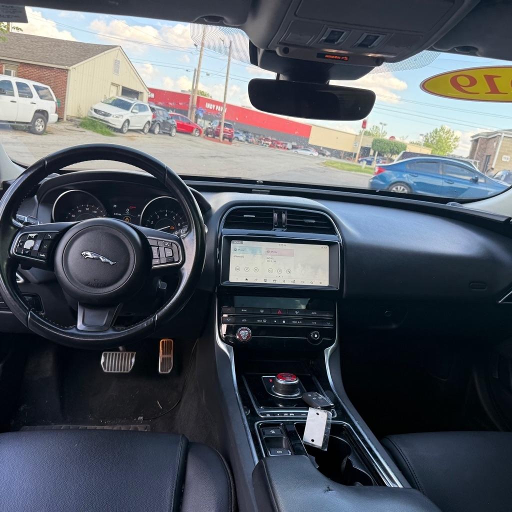 Jaguar XE 25t 2019