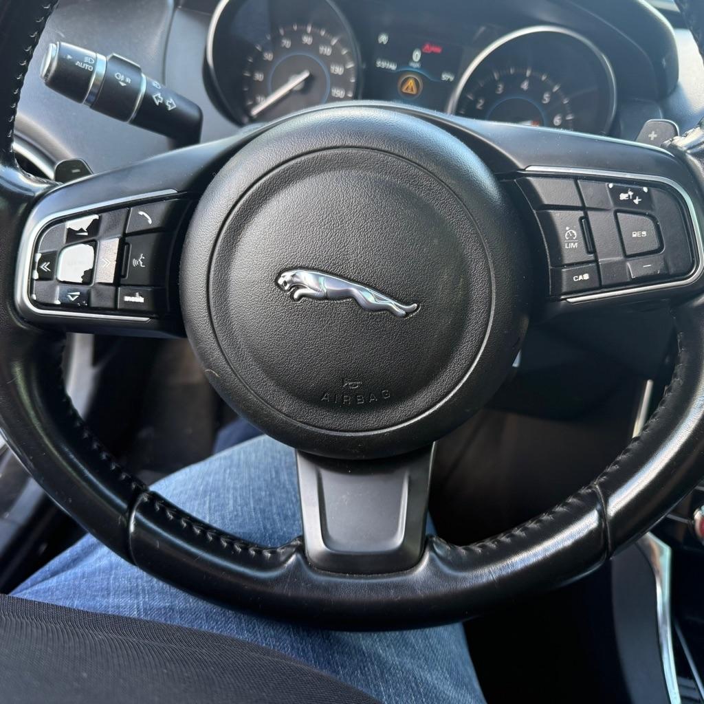 Jaguar XE 25t 2019